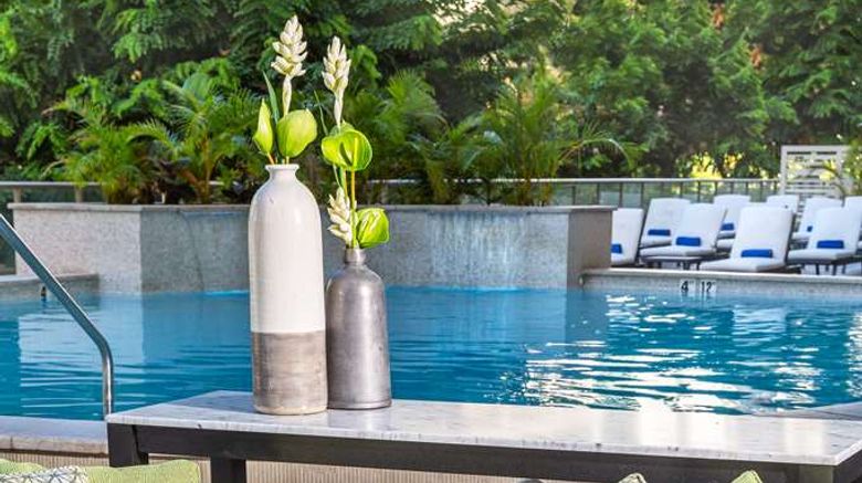 <b>Hilton Garden Inn Waikiki Beach Pool</b>. Images powered by <a href="https://iceportal.shijigroup.com/" title="IcePortal" target="_blank">IcePortal</a>.