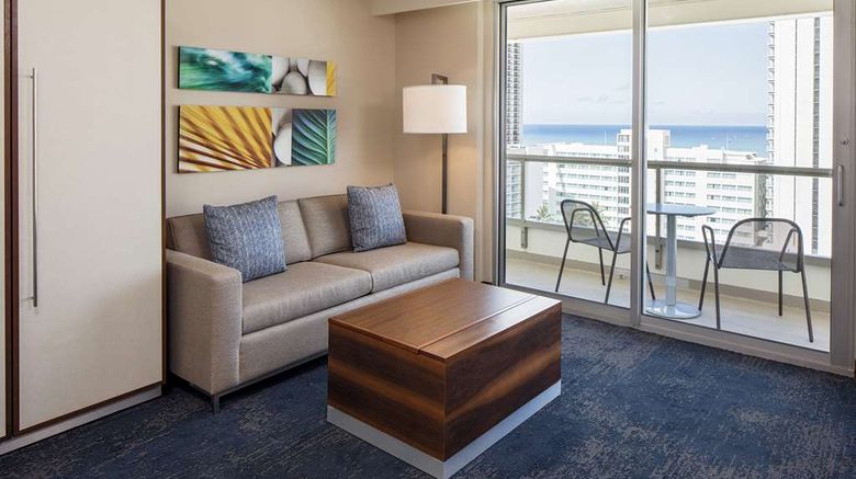 <b>Hilton Garden Inn Waikiki Beach Room</b>. Images powered by <a href="https://iceportal.shijigroup.com/" title="IcePortal" target="_blank">IcePortal</a>.
