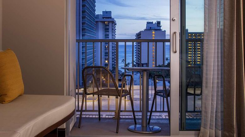 <b>Hilton Garden Inn Waikiki Beach Room</b>. Images powered by <a href="https://iceportal.shijigroup.com/" title="IcePortal" target="_blank">IcePortal</a>.