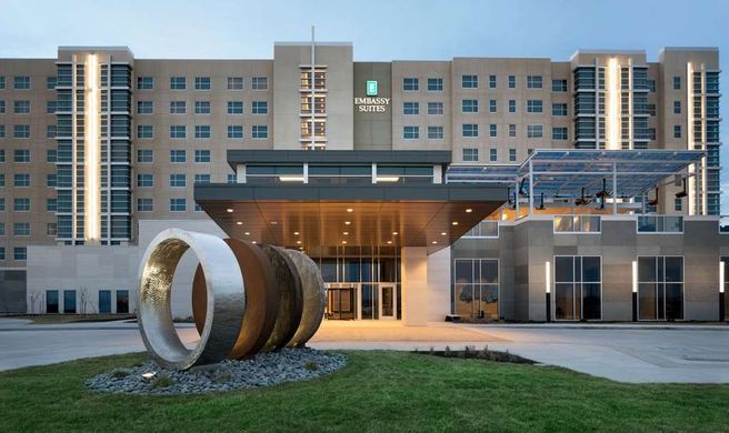Embassy Suites Kansas City/Olathe Exterior