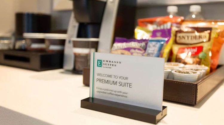 Embassy Suites Kansas City/Olathe Room