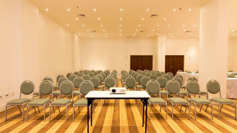 <b>Tulip Inn Campos dos Goytacazes Meeting</b>. Images powered by <a href="https://iceportal.shijigroup.com/" title="IcePortal" target="_blank">IcePortal</a>.