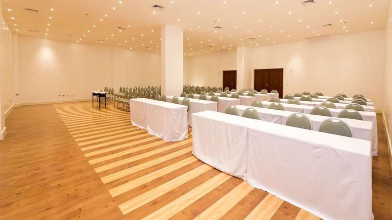 <b>Tulip Inn Campos dos Goytacazes Meeting</b>. Images powered by <a href="https://iceportal.shijigroup.com/" title="IcePortal" target="_blank">IcePortal</a>.