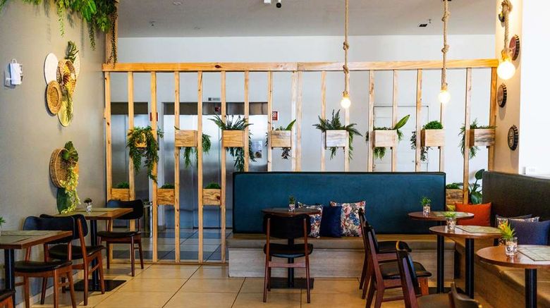 <b>Tulip Inn Campos dos Goytacazes Restaurant</b>. Images powered by <a href="https://iceportal.shijigroup.com/" title="IcePortal" target="_blank">IcePortal</a>.