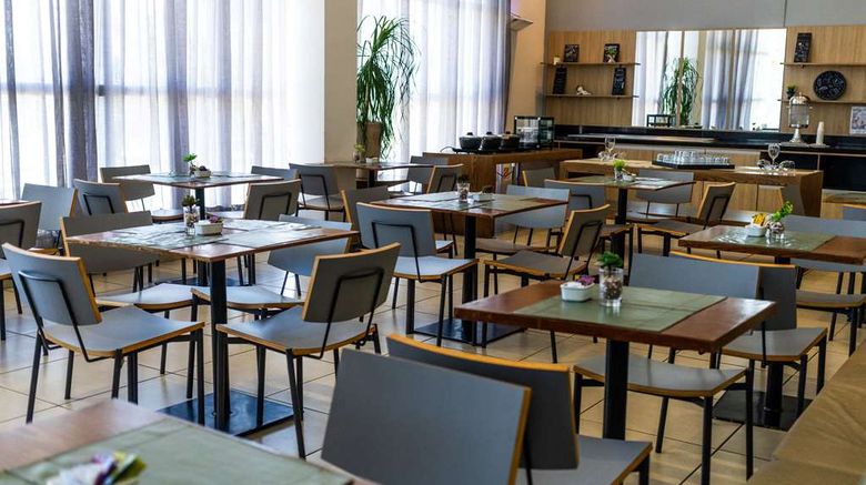<b>Tulip Inn Campos dos Goytacazes Restaurant</b>. Images powered by <a href="https://iceportal.shijigroup.com/" title="IcePortal" target="_blank">IcePortal</a>.