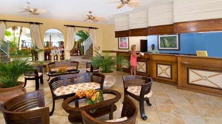 <b>Oyster Bay Beach Resort Lobby</b>. Images powered by <a href="https://iceportal.shijigroup.com/" title="IcePortal" target="_blank">IcePortal</a>.