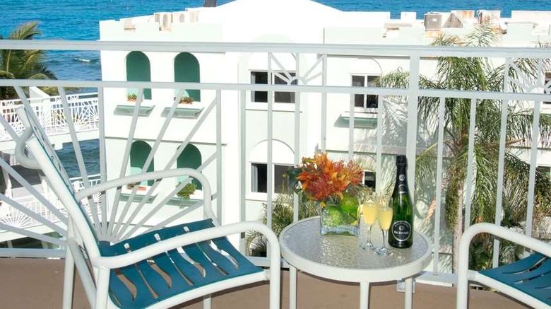 <b>Oyster Bay Beach Resort Suite</b>. Images powered by <a href="https://iceportal.shijigroup.com/" title="IcePortal" target="_blank">IcePortal</a>.