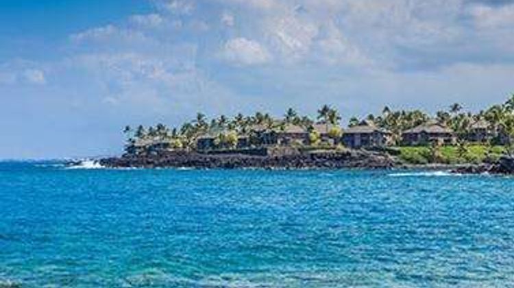 Kanaloa at Kona by Castle Exterior