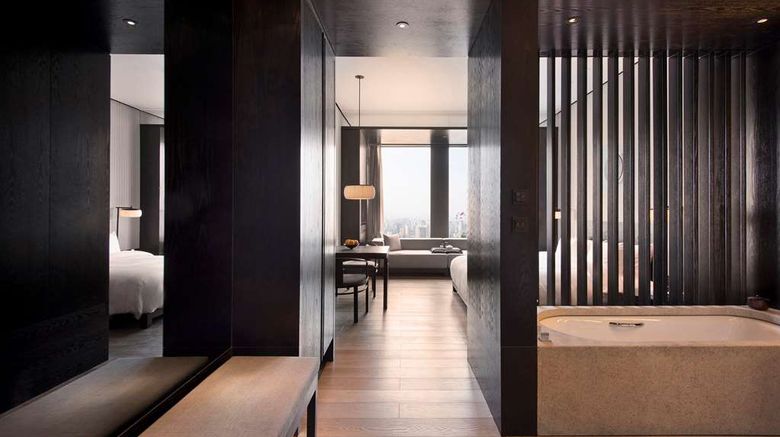<b>Hyatt Regency Wuhan Optics Valley Suite</b>. Images powered by <a href="https://iceportal.shijigroup.com/" title="IcePortal" target="_blank">IcePortal</a>.