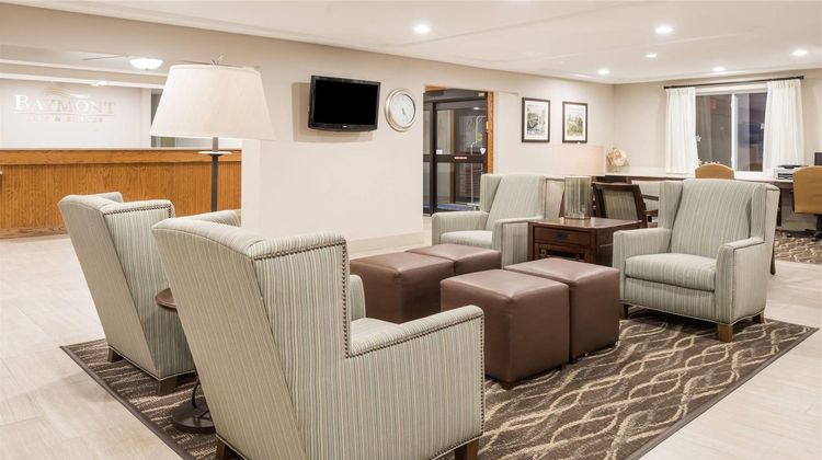 Baymont Inn & Suites Fulton Lobby