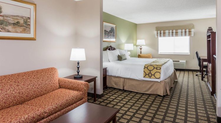 Baymont Inn & Suites Fulton Suite