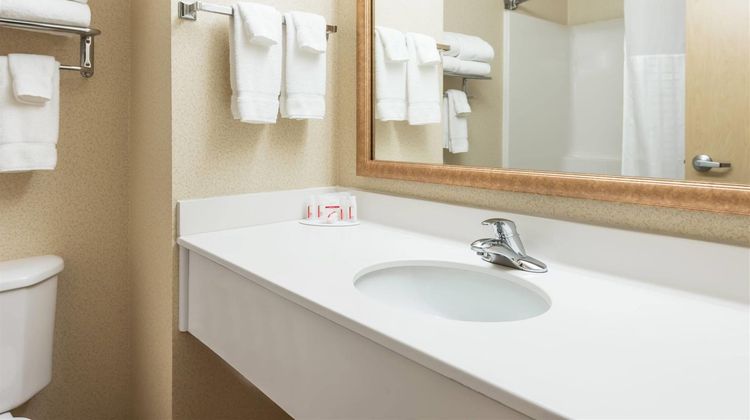 Baymont Inn & Suites Fulton Room