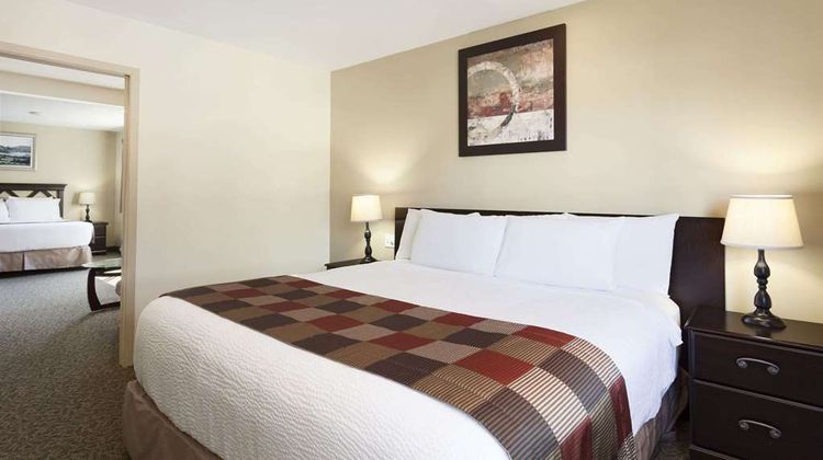 Days Inn Montreal East Suite