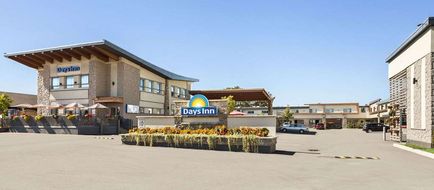 Days Inn Montreal East Exterior