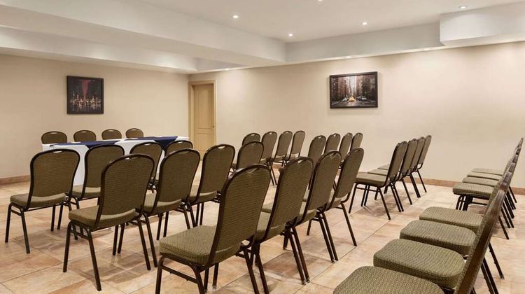 Days Inn Montreal East Meeting