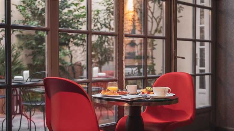 <b>Hotel Le Petit Paris Restaurant</b>. Images powered by <a href="https://iceportal.shijigroup.com/" title="IcePortal" target="_blank">IcePortal</a>.