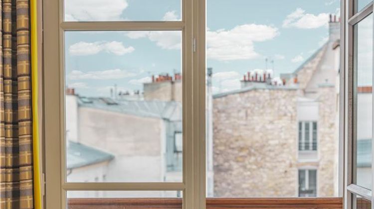 Hotel Le Petit Paris Room