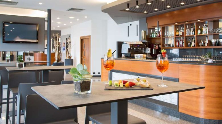 <b>Best Western Hotel Turismo Restaurant</b>. Images powered by <a href="https://iceportal.shijigroup.com/" title="IcePortal" target="_blank">IcePortal</a>.