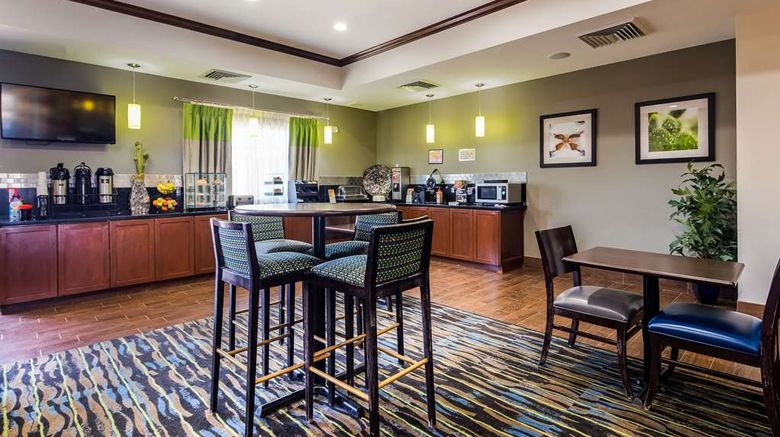 <b>Best Western Plus Denver City Hotel/Stes Restaurant</b>. Images powered by <a href="https://iceportal.shijigroup.com/" title="IcePortal" target="_blank">IcePortal</a>.