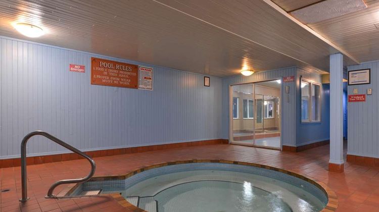 Canadas Best Value Inn, Vernon Pool