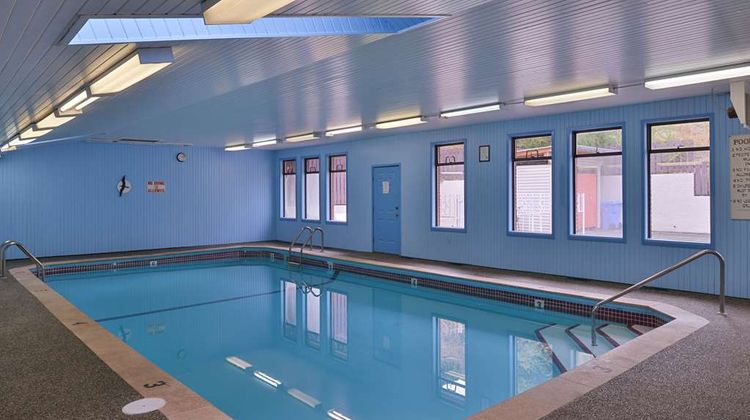 Canadas Best Value Inn, Vernon Pool