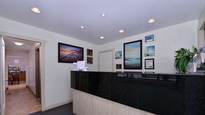 <b>Canadas Best Value Inn, Vernon Lobby</b>. Images powered by <a href="https://iceportal.shijigroup.com/" title="IcePortal" target="_blank">IcePortal</a>.