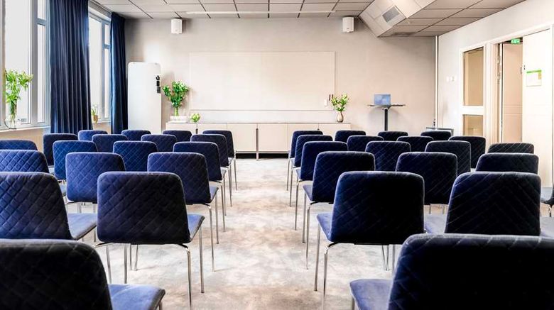 <b>Hotel Riverton Meeting</b>. Images powered by <a href="https://iceportal.shijigroup.com/" title="IcePortal" target="_blank">IcePortal</a>.