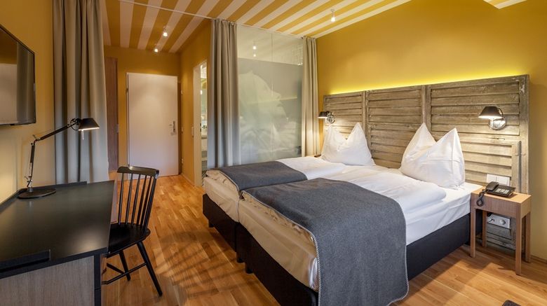 <b>Hotel Schloss Leopoldskron Room</b>. Images powered by <a href="https://iceportal.shijigroup.com/" title="IcePortal" target="_blank">IcePortal</a>.