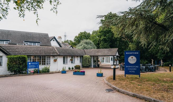 Basingstoke Country Hotel Exterior