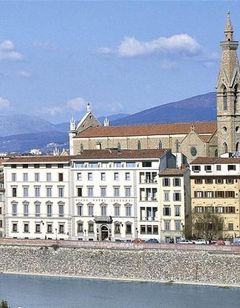 Plaza Hotel Lucchesi