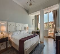 Plaza Hotel Lucchesi Room