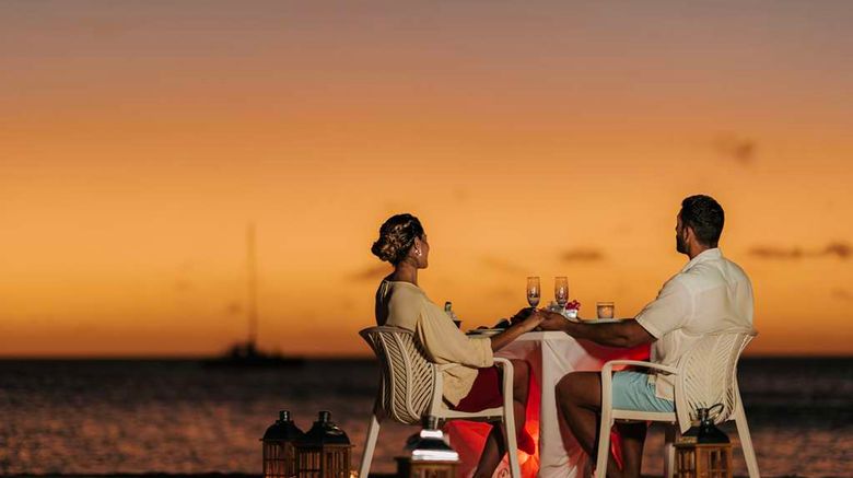 <b>Hilton Aruba Caribbean Resort & Casino Restaurant</b>. Images powered by <a href="https://iceportal.shijigroup.com/" title="IcePortal" target="_blank">IcePortal</a>.