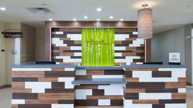 <b>Hilton Garden Inn, Longview Lobby</b>. Images powered by <a href="https://iceportal.shijigroup.com/" title="IcePortal" target="_blank">IcePortal</a>.