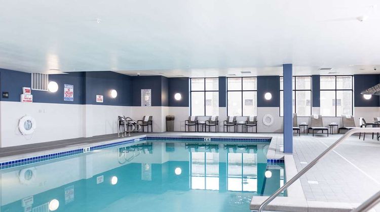 Hampton Inn & Suites La Crosse Downtown Pool