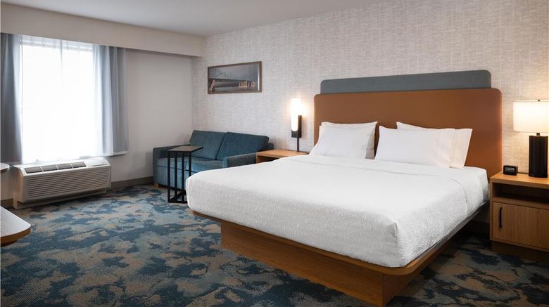 <b>Hampton Inn & Suites La Crosse Downtown Room</b>. Images powered by <a href="https://iceportal.shijigroup.com/" title="IcePortal" target="_blank">IcePortal</a>.