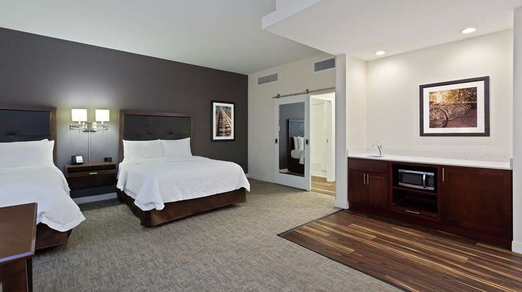 Hampton Inn & Suites Richmond Downtown Room