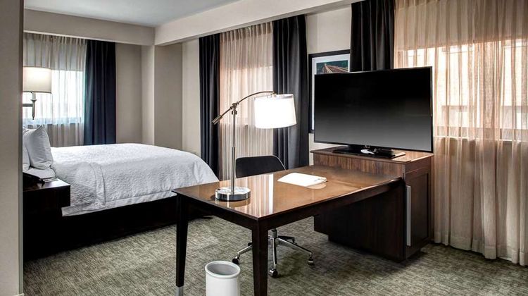 Hampton Inn & Suites Richmond Downtown Room
