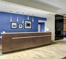 Hampton Inn & Suites Richmond Downtown Lobby