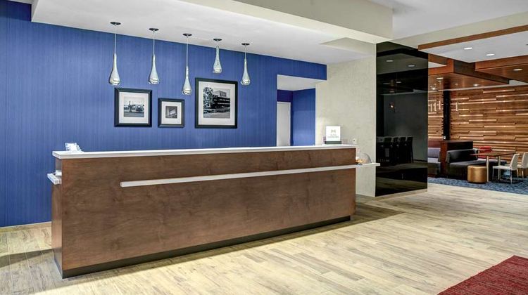 Hampton Inn & Suites Richmond Downtown Lobby