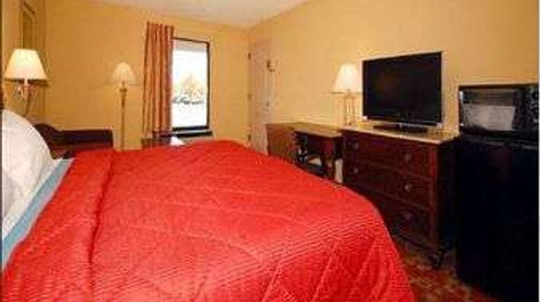 <b>Baymont Inn & Suites Franklin Room</b>. Images powered by <a href="https://iceportal.shijigroup.com/" title="IcePortal" target="_blank">IcePortal</a>.
