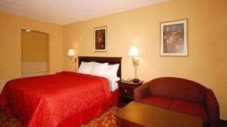 Baymont Inn & Suites Franklin Suite
