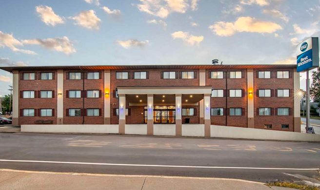 Best Western On the River Exterior
