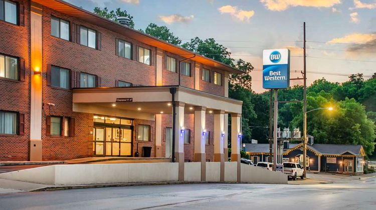 Best Western On the River Exterior