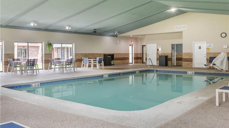 <b>Best Western Plus Keene Hotel Pool</b>. Images powered by <a href="https://iceportal.shijigroup.com/" title="IcePortal" target="_blank">IcePortal</a>.