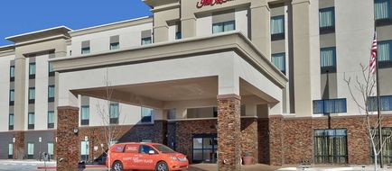 Hampton Inn & Suites Albuquerque Airport Exterior