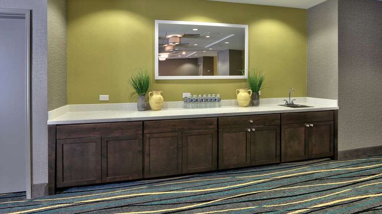 <b>Hampton Inn & Suites Albuquerque Airport Meeting</b>. Images powered by <a href="https://iceportal.shijigroup.com/" title="IcePortal" target="_blank">IcePortal</a>.