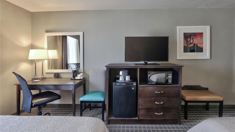 Hampton Inn & Suites Albuquerque Airport Room
