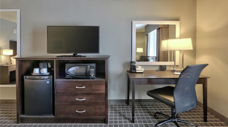 Hampton Inn & Suites Albuquerque Airport Room