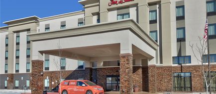 Hampton Inn & Suites Albuquerque Airport Exterior