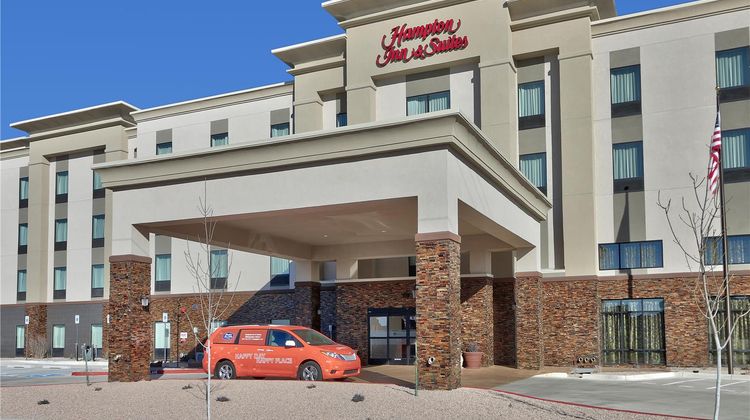 Hampton Inn & Suites Albuquerque Airport Exterior